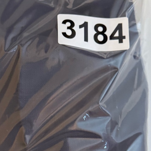 Quince 100% European Linen Short Sleeve Shirt in Deep Navy - Picture 6 of 6